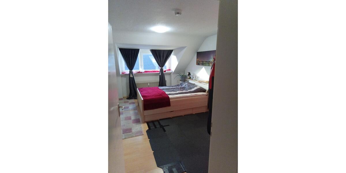 Dachgeschoßwohnung Köln Porz - 3 Zimmer, 63 m&sup2;, 756&euro; | Angebot:25223712