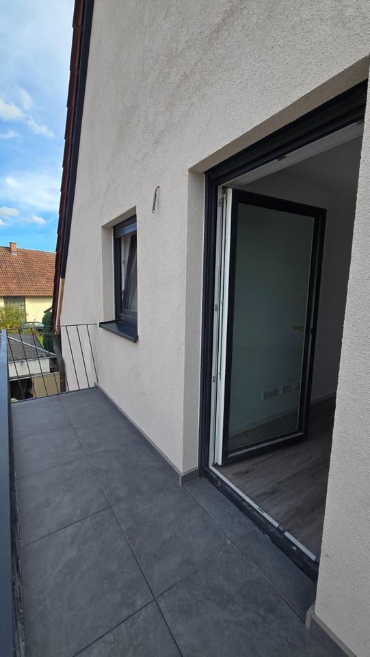 Erstbezug nach Kernsanierung: 3,5-Raum-Wohnung mit gehobener Auss