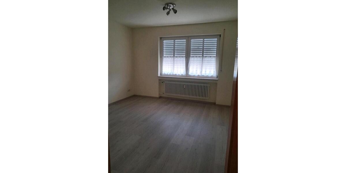 Hochparterre Hofheim in Unterfranken - 3 Zimmer, 70 m&sup2;, 850&euro; | Angebot:26592601