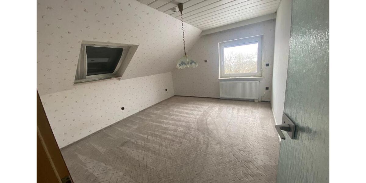 Dachgeschoßwohnung Butzbach - 3 Zimmer, 85 m&sup2;, 900&euro; | Angebot:24688057