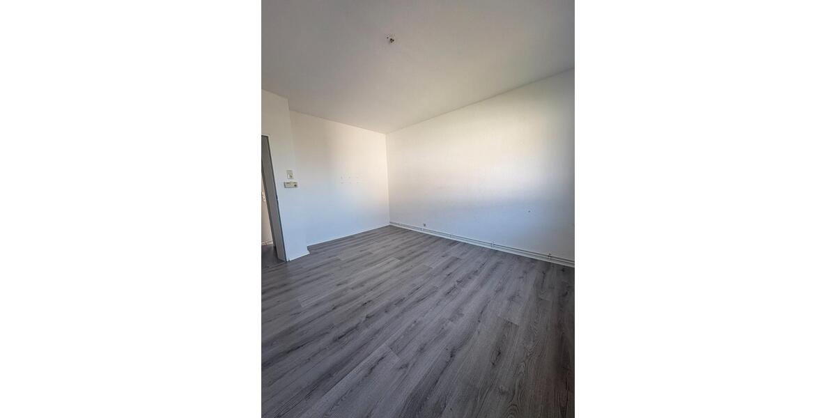 Etagenwohnung Bremerhaven Mitte - 2 Zimmer, 49 m&sup2;, 400&euro; | Angebot:26661577