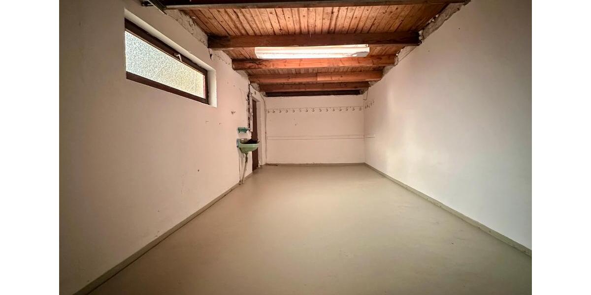 Großz.EFH, Nettokaltmiete 1.375,-€mtl. o. Kaufpreis. 289.000,-€ 5 zimmer