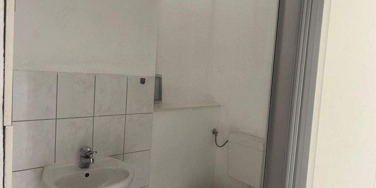 Zimmer Halle (Saale) Damaschkestraße - 2 Zimmer, 49 m&sup2;, 400&euro; | Angebot:25996372