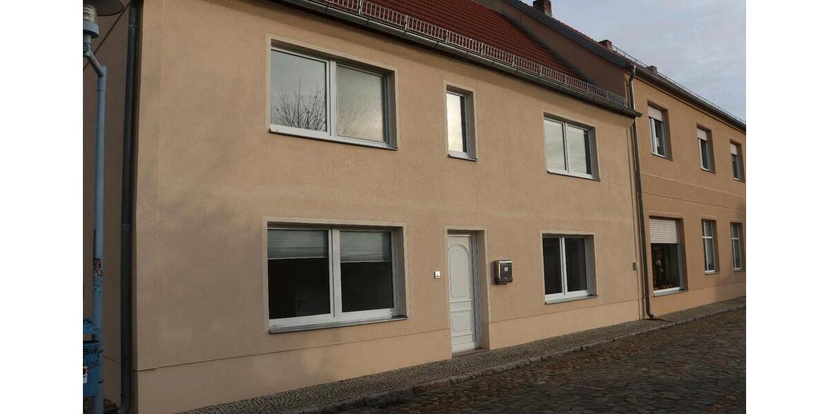 Reihenhaus Uebigau-Wahrenbrück Wahrenbrück - 5 Zimmer, 150 m&sup2;, 850&euro; | Angebot:24362608