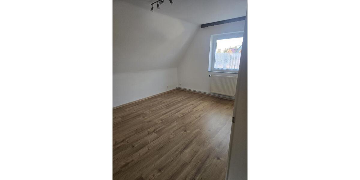 Einfamilienhaus mit Einliegerwohnung zum 01.02.26 zu vermieten 8 zimmer