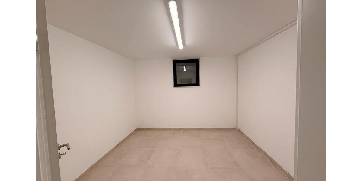 Erdgeschoßwohnung Niedernhausen - 5 Zimmer, 178 m&sup2;, 1.800&euro; | Angebot:26084920