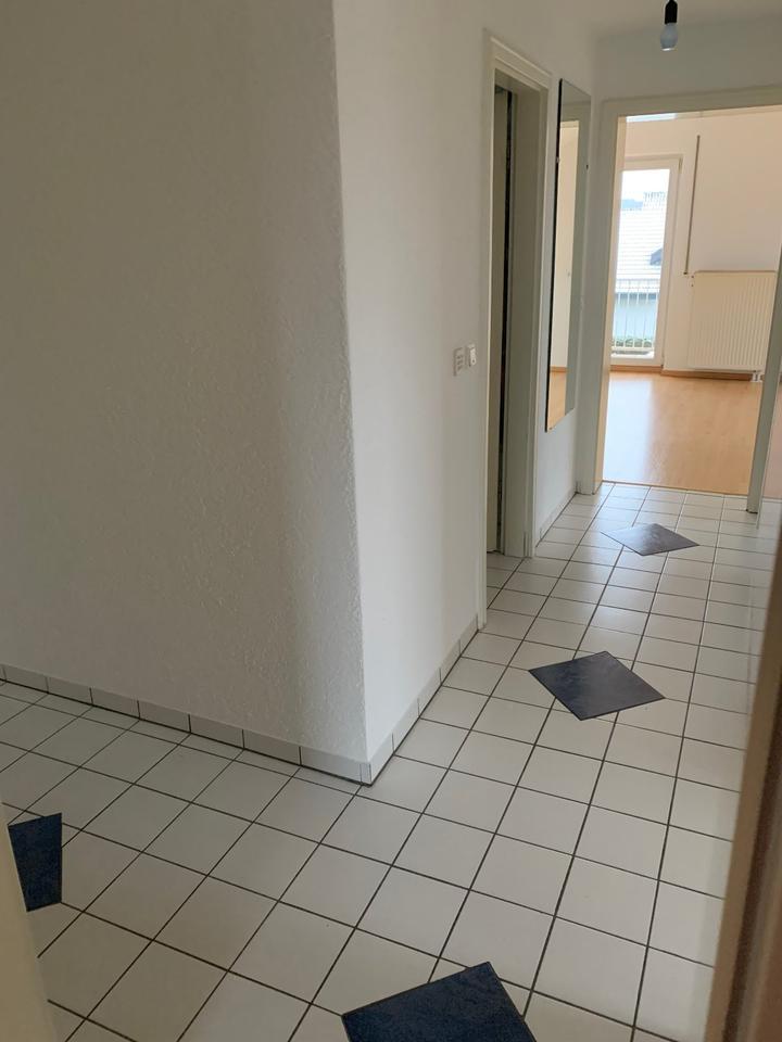 Schöne helle DG Wohnung in Pohlheim zu vermieten