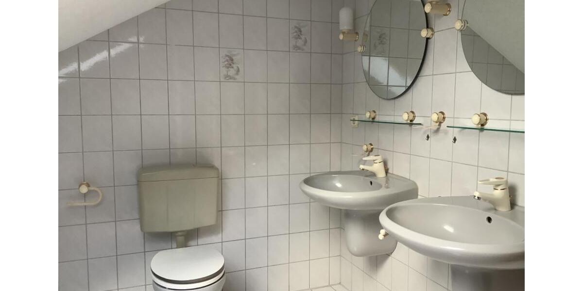 Dachgeschoßwohnung Salzweg - 3 Zimmer, 800&euro; | Angebot:23396158