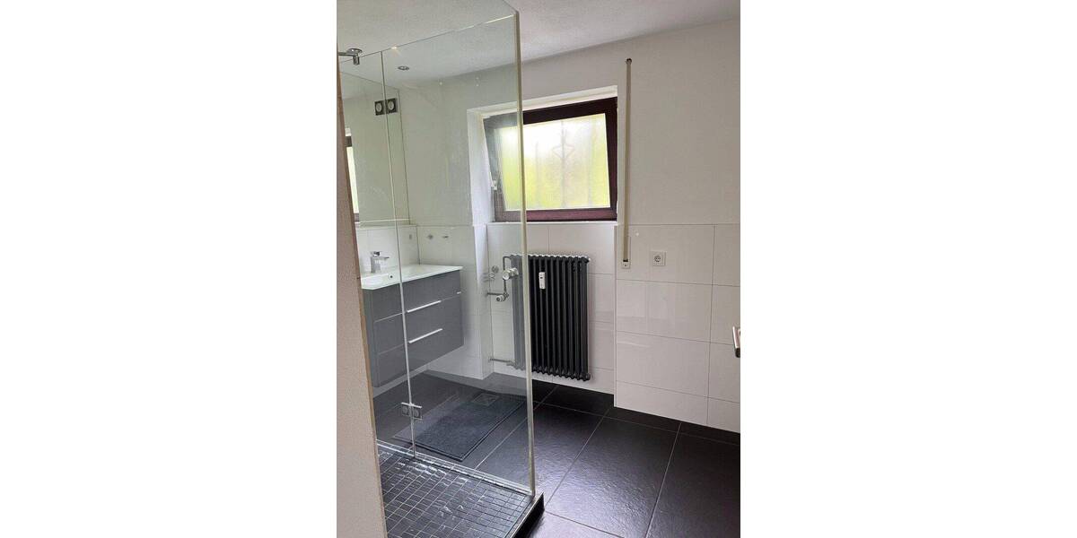 Reihenmittelhaus Stuttgart Nord - 7 Zimmer, 183 m&sup2;, 2.725&euro; | Angebot:26926626