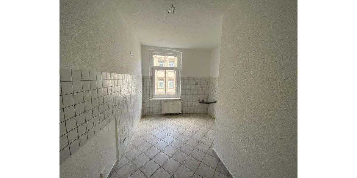 STARK! Neu renovierte 4 Raum Wohnung mit Balkon! 4 zimmer