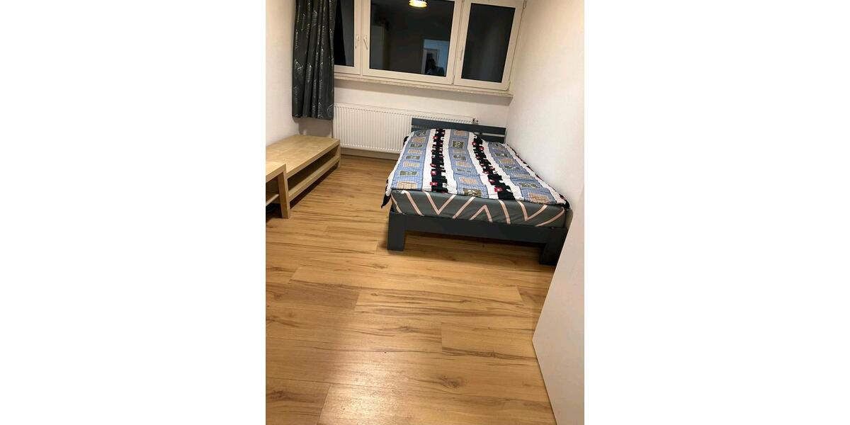 1 zimmer in einer Wohngemeinschaft WG 320 kaltmiete 470 warm 4 zimmer