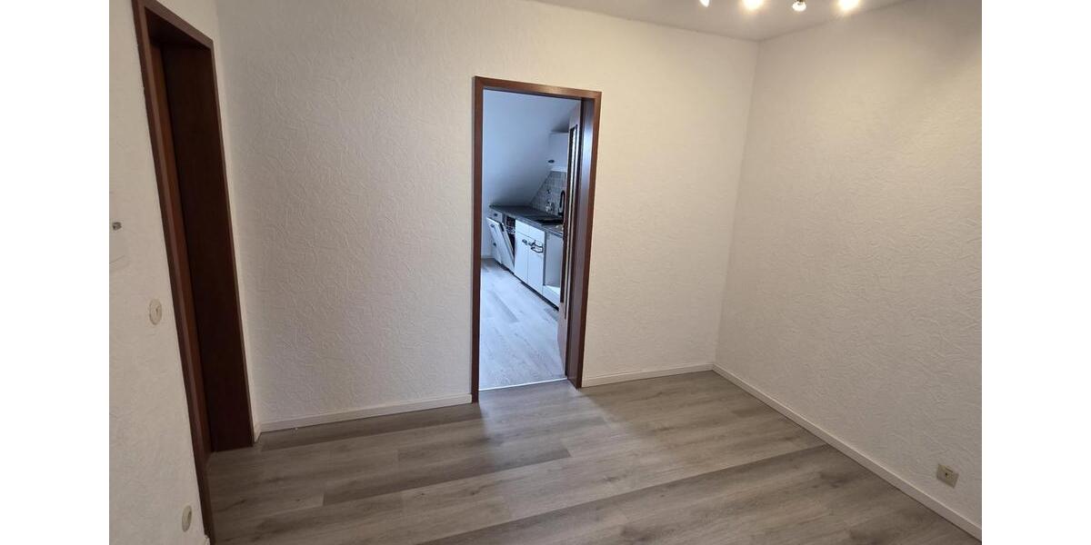Dachgeschoßwohnung Waldsee - 4 Zimmer, 121 m&sup2;, 1.000&euro; | Angebot:24845356