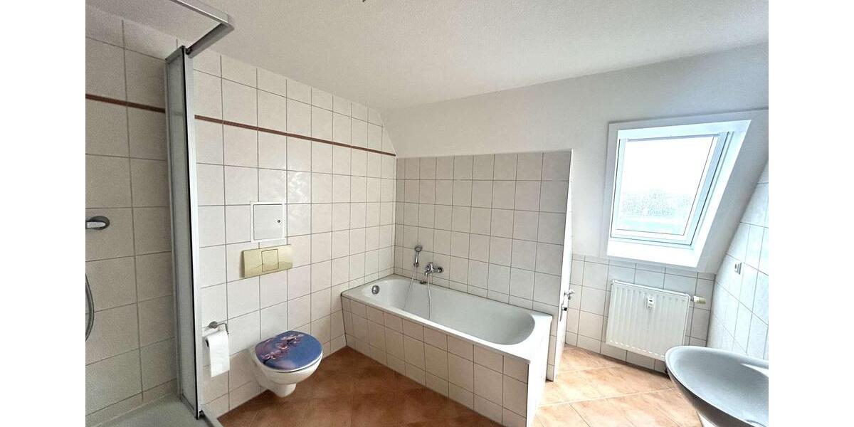 Dachgeschoßwohnung Limbach-Oberfrohna Oberfrohna - 4 Zimmer, 92 m&sup2;, 644&euro; | Angebot:26664449