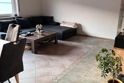 Große 3-Zimmer-Wohnung mit eigenem Garten