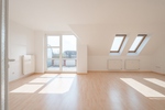 SÜD-BALKON - EINBAUKÜCHE - HELL UND FREUNDLICH - PKW-STELLPLATZ - WANNENBAD - GEPFLEGT 2 zimmer