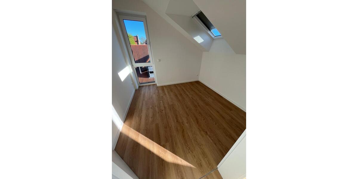 Dachgeschoßwohnung Varrel - 2 Zimmer, 48 m&sup2;, 635&euro; | Angebot:26324461