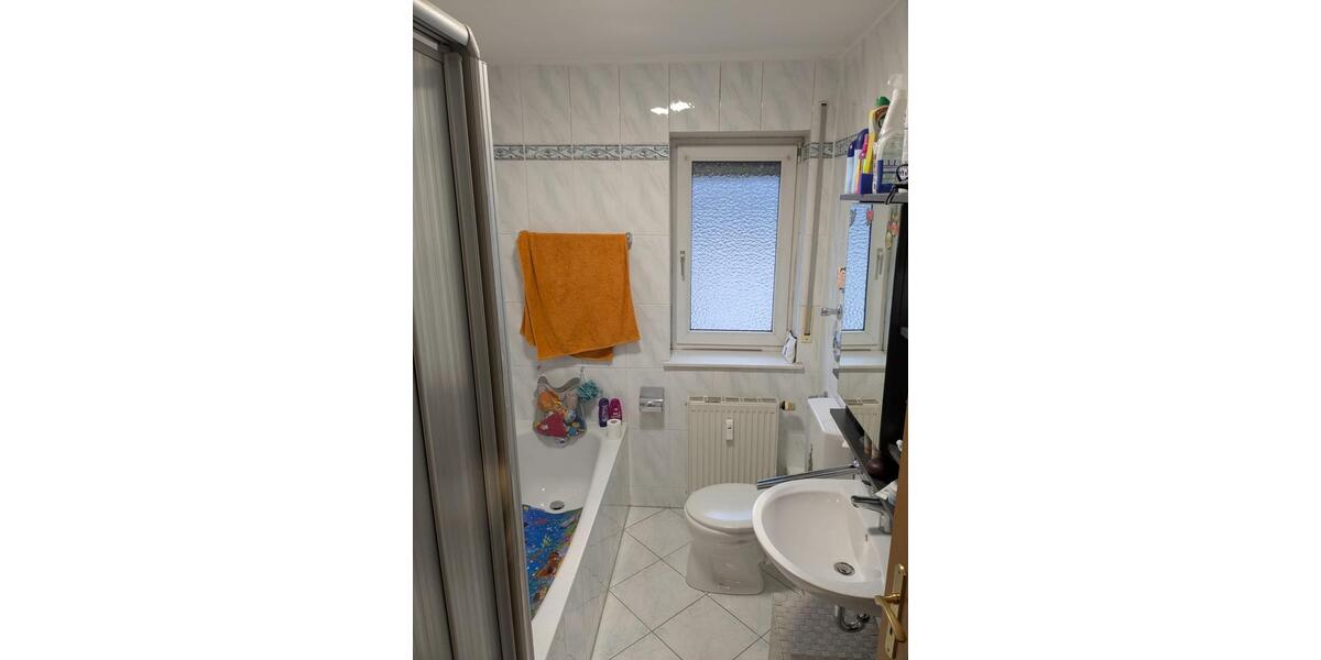 Etagenwohnung Hüttenberg - 3 Zimmer, 100 m&sup2;, 1.100&euro; | Angebot:24730514