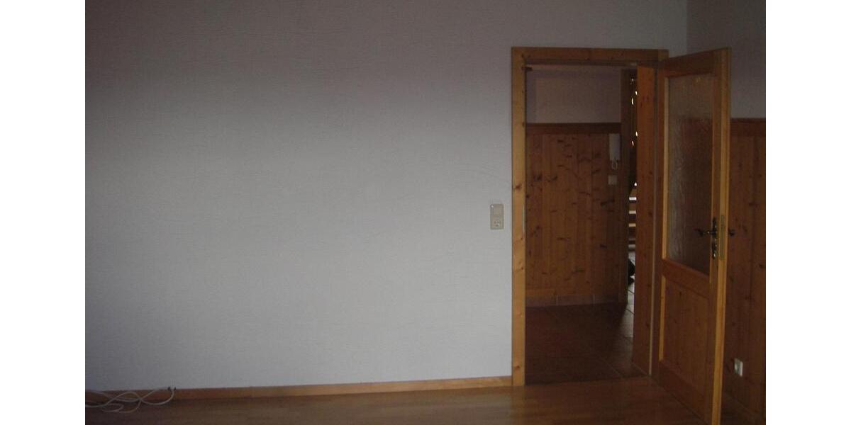 Dachgeschoßwohnung Feldberg (Schwarzwald) - 3 Zimmer, 85 m&sup2;, 680&euro; | Angebot:25807550