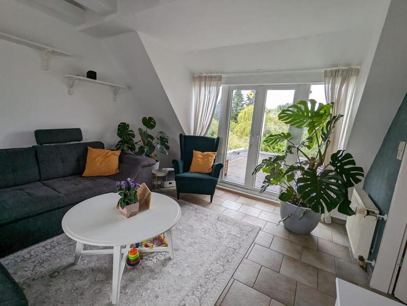 3-Raum-Wohnung in ruhiger Lage mit Gartennutzung und -pflege