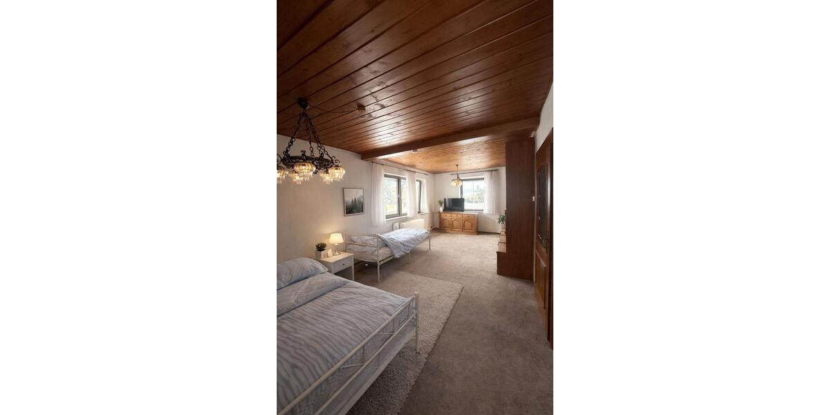 Wohnen auf Zeit Augsburg - 4 Zimmer, 130 m&sup2;, 15&euro; | Angebot:26631601