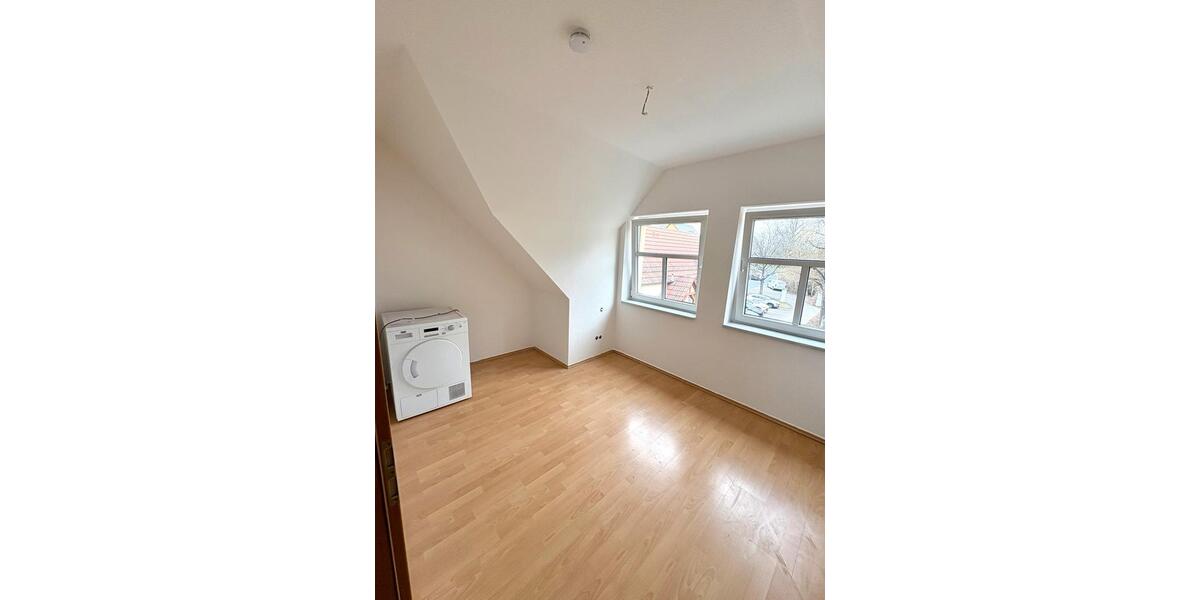 Dachgeschoßwohnung Großenhain - 2 Zimmer, 57 m&sup2;, 390&euro; | Angebot:26021808
