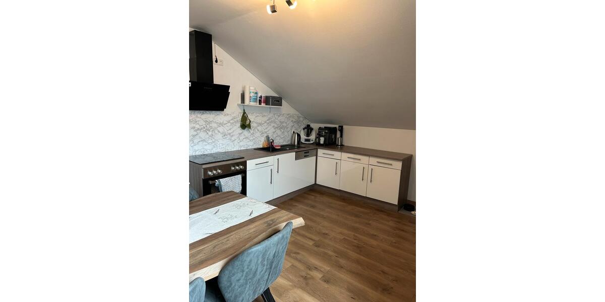 Dachgeschoßwohnung Schwarzenfeld - 2 Zimmer, 53 m&sup2;, 610&euro; | Angebot:25968174