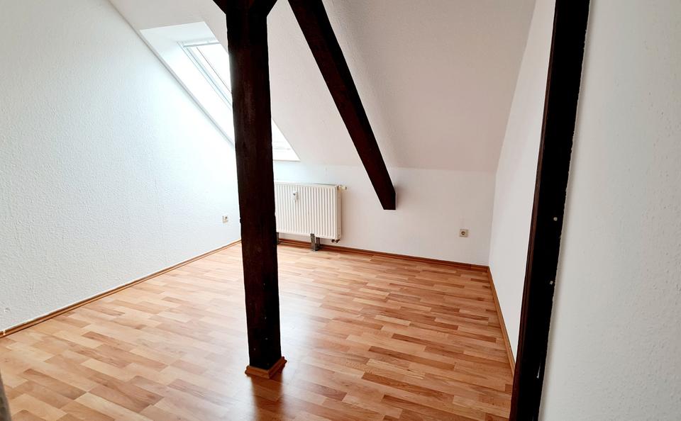 Dachgeschoßwohnung Köthen (Anhalt) - 3 Zimmer, 83 m&sup2;, 470&euro; | Angebot:24494721