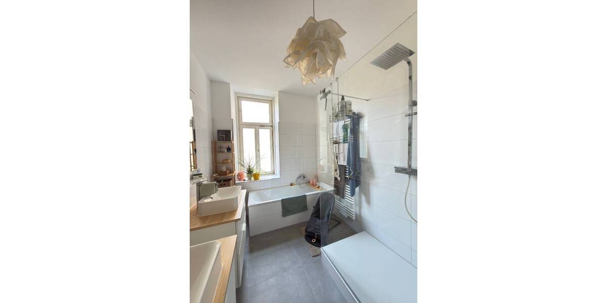 Etagenwohnung München Neuhausen-Nymphenburg - 3 Zimmer, 110 m&sup2;, 2.300&euro; | Angebot:26170654