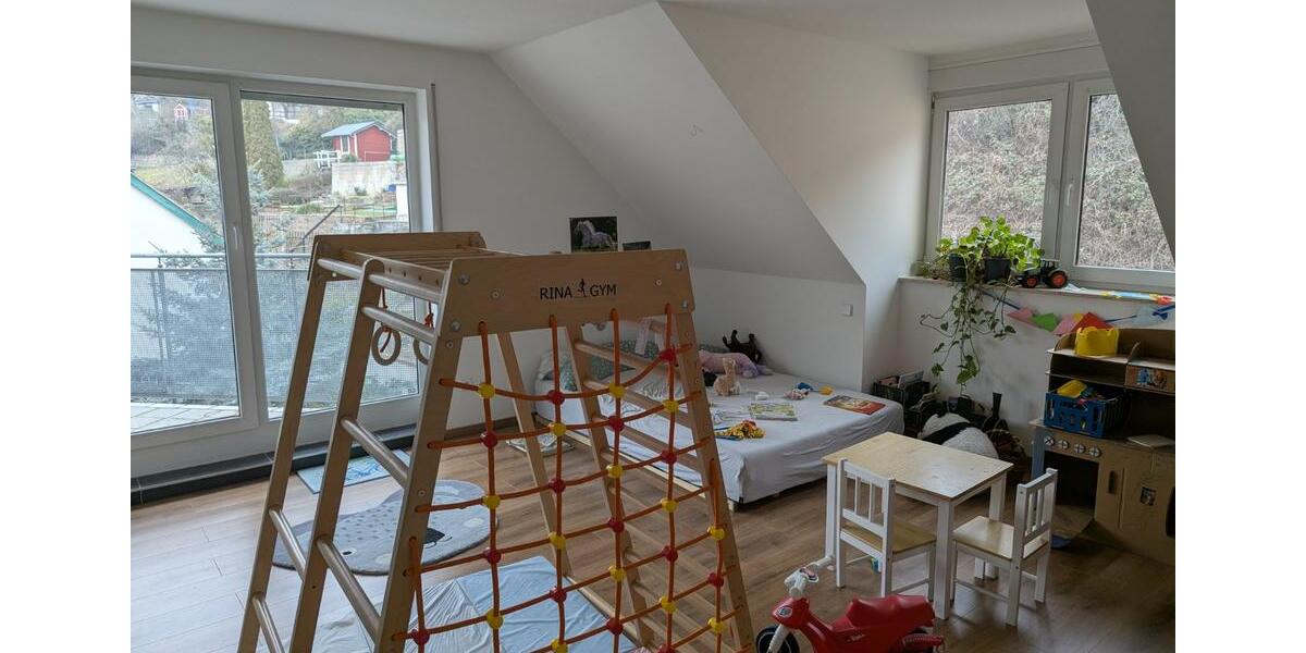 Dachgeschoßwohnung Meißen - 4.5 Zimmer, 140 m&sup2;, 1.000&euro; | Angebot:24653924