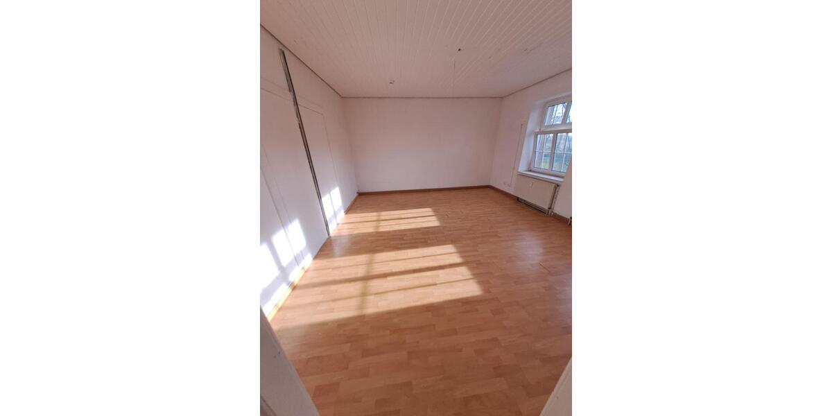Etagenwohnung Porta Westfalica - 3 Zimmer, 90 m&sup2;, 690&euro; | Angebot:26134644
