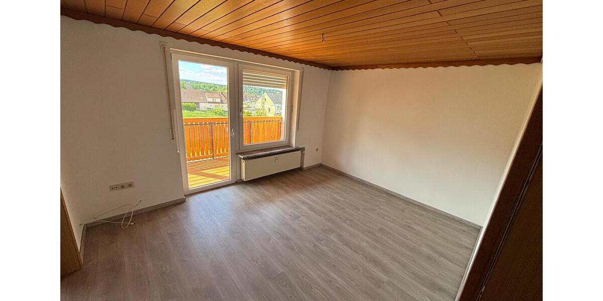 Etagenwohnung Flossenbürg - 5 Zimmer, 100 m&sup2;, 700&euro; | Angebot:26636148