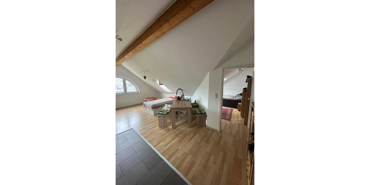 Dachgeschoßwohnung Plauen - 2 Zimmer, 39 m&sup2;, 278&euro; | Angebot:26645159