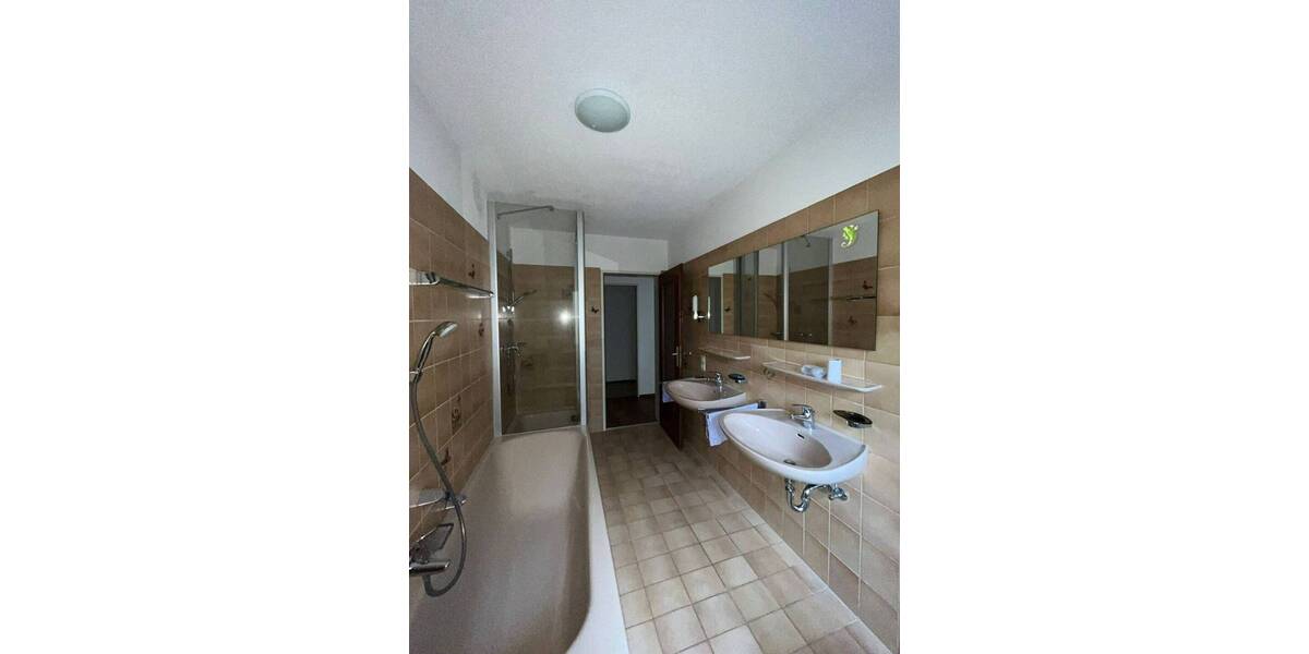 Etagenwohnung Radolfzell am Bodensee Radolfzell - 3 Zimmer, 95 m&sup2;, 1.000&euro; | Angebot:26189648