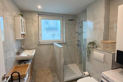 Voll möblierte 2-Zimmer-Wohnung ideal als Studenten-WG (Erstbez 2 zimmer