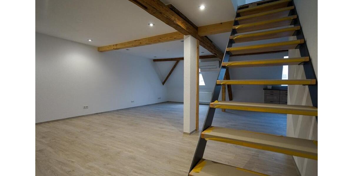 Dachgeschoßwohnung Neuhausen ob Eck - 3 Zimmer, 100 m&sup2;, 990&euro; | Angebot:24493311