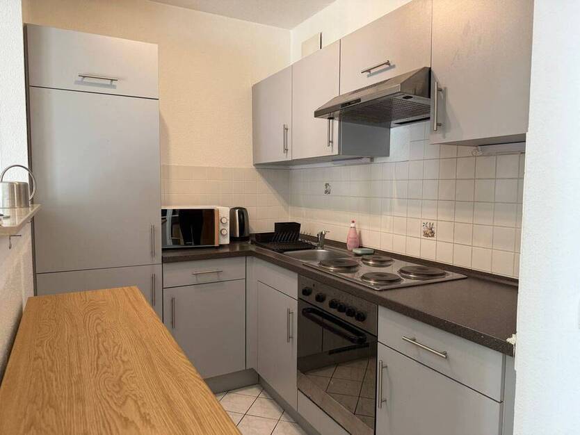 Verfügbar ab 01.10.2025 I 2 Zimmer I Balkon I Einbauküche I Badewanne