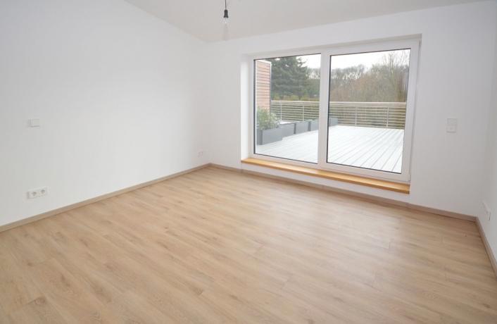 Moderne Maisonette Wohnung mit Garten und Dachterrasse 4 zimmer