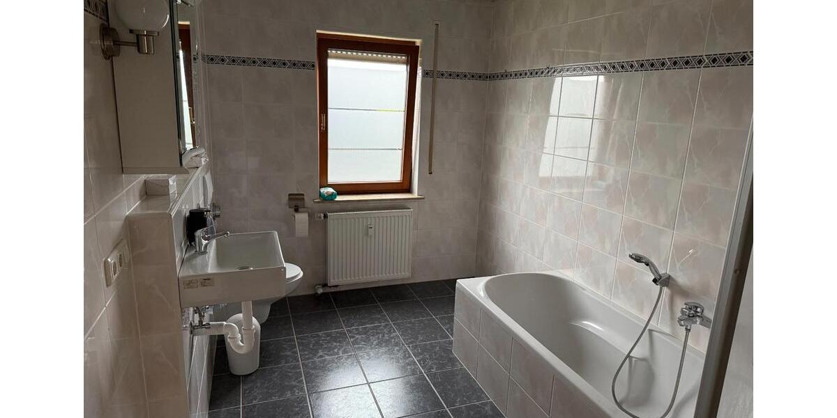 Etagenwohnung Haßfurt - 3 Zimmer, 96 m&sup2;, 780&euro; | Angebot:26481253
