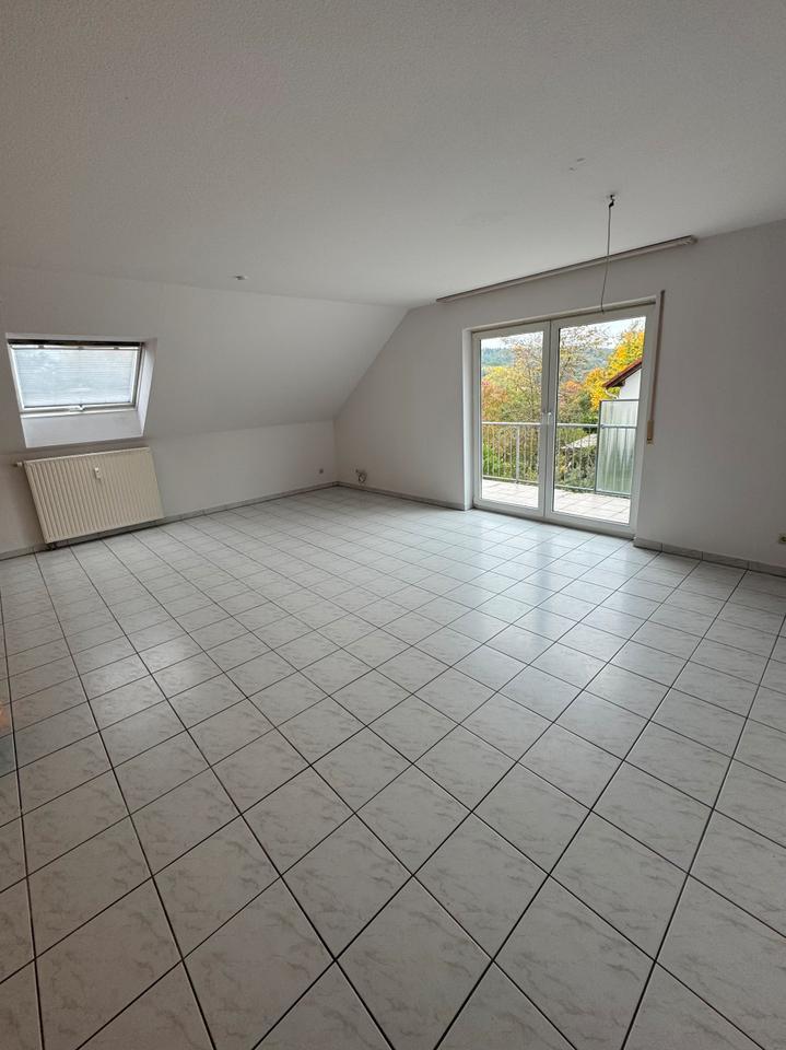 Schlüchtern-Stadt 4 ZKB, 105 qm, DG, Balkon zu vermieten zimmer