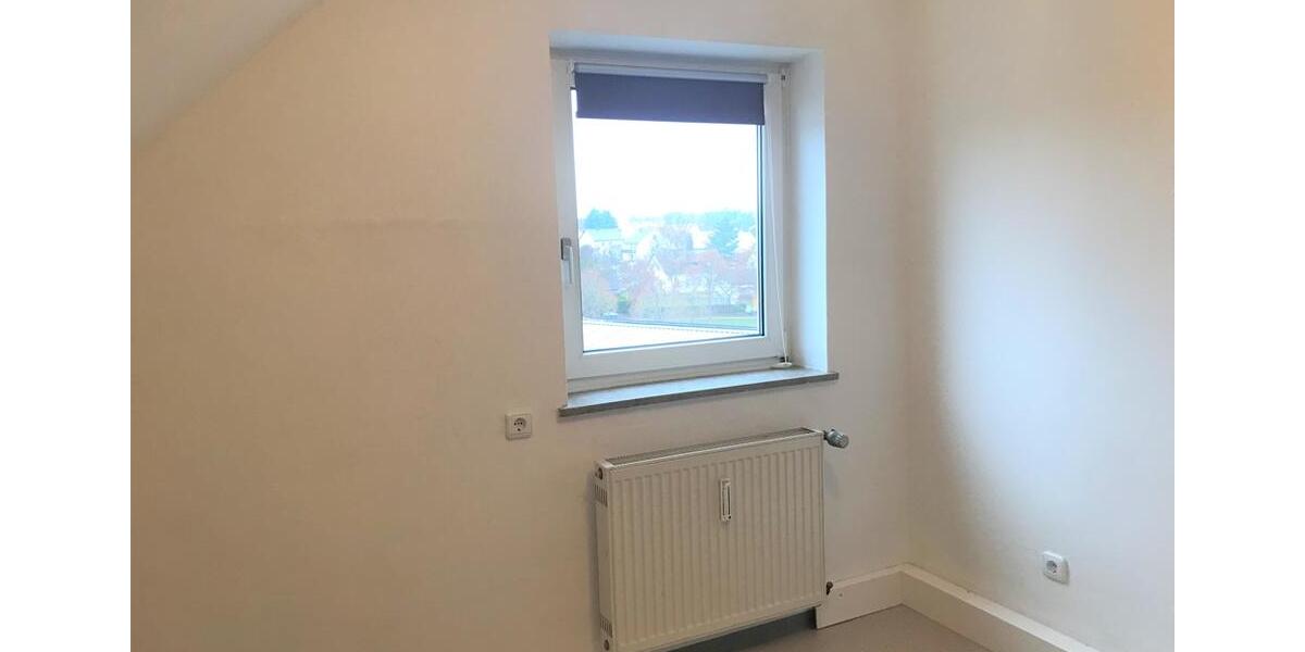 Dachgeschoßwohnung Auerbach in der Oberpfalz - 1 Zimmer, 37 m&sup2;, 350&euro; | Angebot:25361370