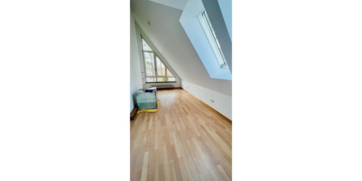 Dachgeschoßwohnung Berlin Charlottenburg-Wilmersdorf - 2.5 Zimmer, 87 m&sup2;, 2.000&euro; | Angebot:26285716