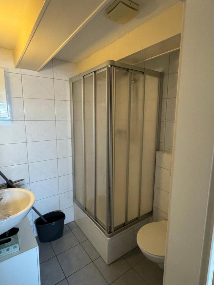 Zentral gelegene Wohnung mit 15 m² im vierten Stock zimmer