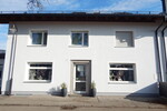 Voll ausgestatteter Friseursalon in 83416 Saaldorf - Parkplätze vor dem Haus! Frei ab 01.04.2026 - Gewerbeobjekt Saaldorf-Surheim Surheim | Angebot:23165437