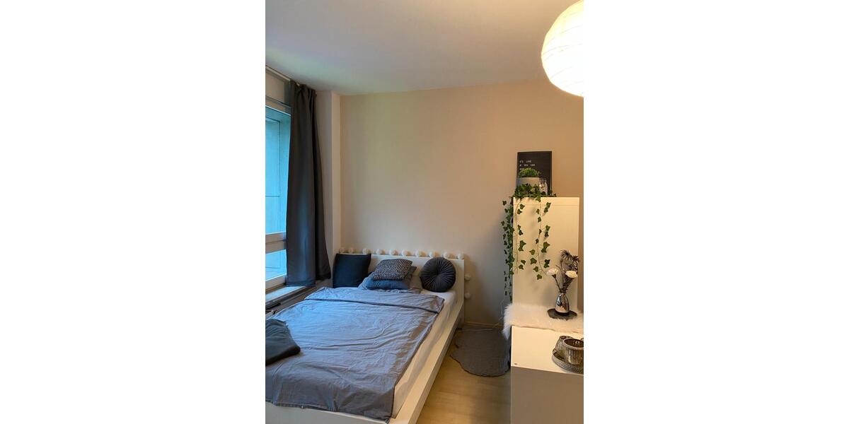 Gemütliches Zimmer in 3er-WG :) 1 zimmer