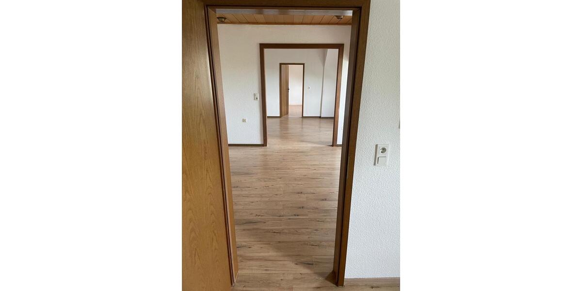 Dachgeschoßwohnung Wetter (Ruhr) - 4 Zimmer, 99 m&sup2;, 550&euro; | Angebot:24400535