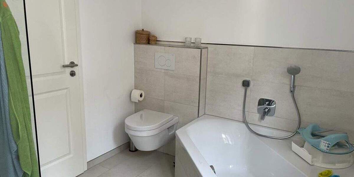 Mehrfamilienhaus, Wohnhaus Baden - Baden Innenstadt - 4 Zimmer, 127 m&sup2;, 1.850&euro; | Angebot:25043479