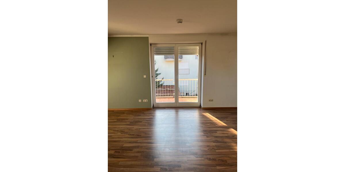 Dachgeschoßwohnung Kürnach - 1 Zimmer, 42 m&sup2;, 680&euro; | Angebot:24854242