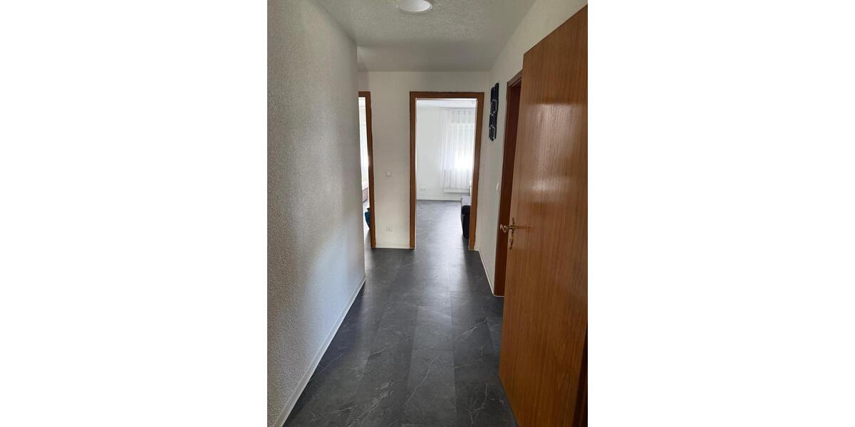 Dachgeschoßwohnung Winnenden - 3.5 Zimmer, 70 m&sup2;, 1.200&euro; | Angebot:26115580