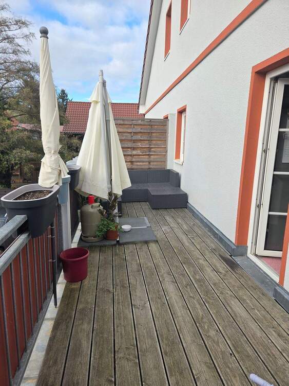 Landluft schnuppern - schöne 3 RW mit großem Balkon & Stellplatz 3 zimmer