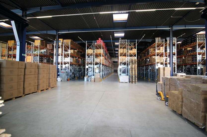 Halle in Aachen 15.000 € 3290 m²